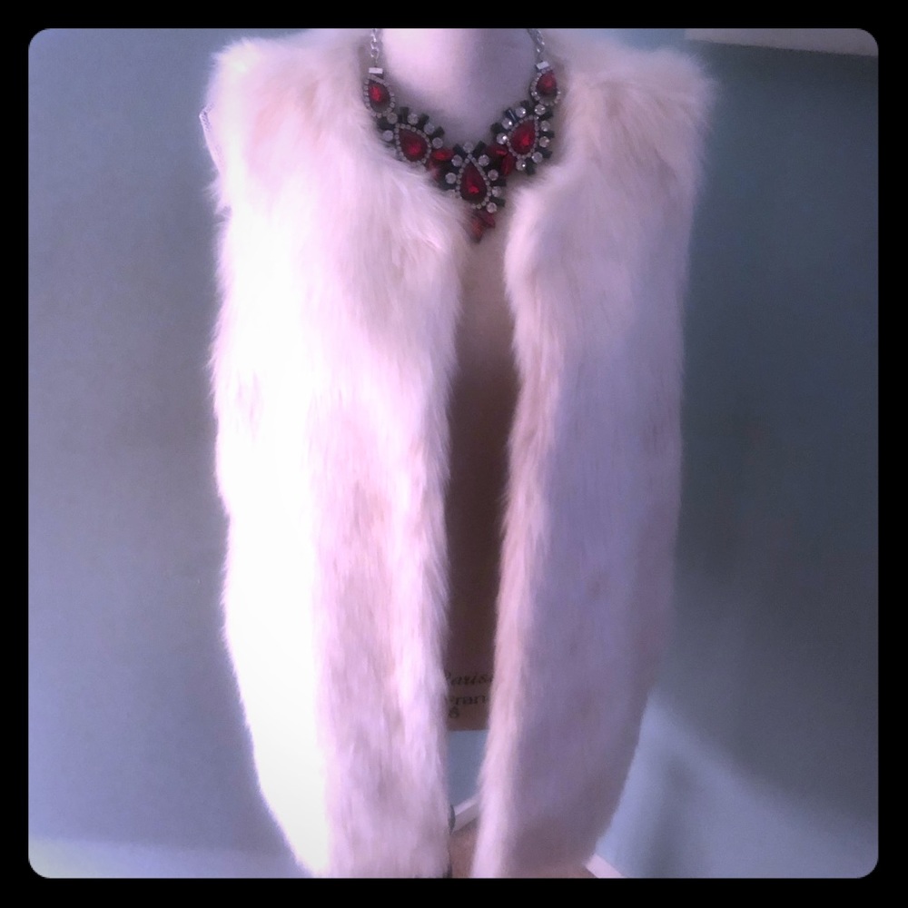 Off white Faux Fur Sleeveless Vest